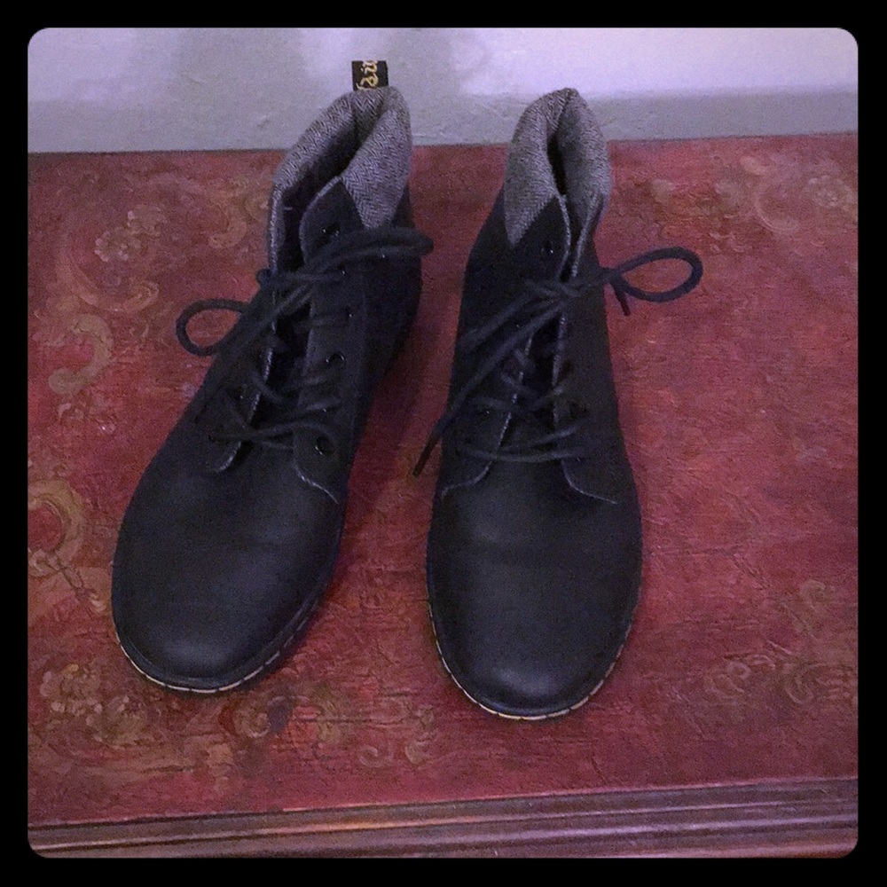 Dr. Martens mid-top sneakers perfect condition